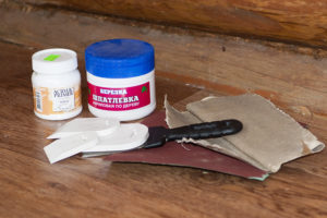Image - DIY lacquered furniture repair