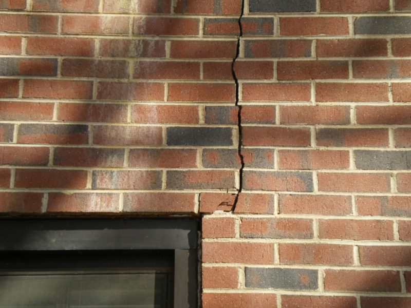 Image - DIY repair of cracks in the foundation