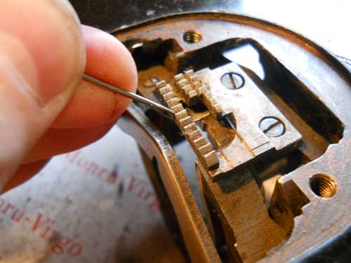 Image - Sewing machine singer DIY repair