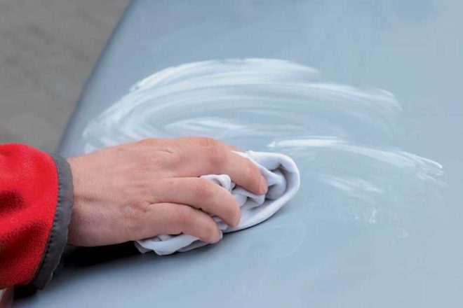 Image - DIY repair of scratches on a car with a pencil