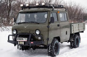 Image - Do-it-yourself uaz repair by a farmer