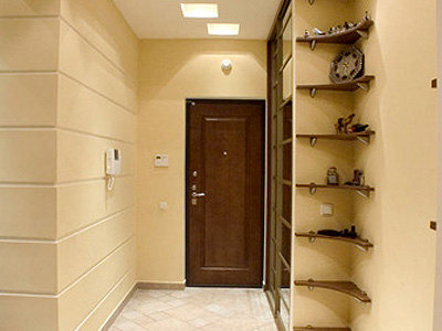 Image - DIY repair in a narrow hallway