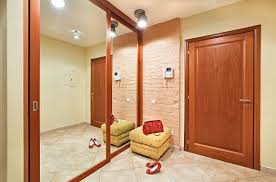 Image - DIY repair in a narrow hallway