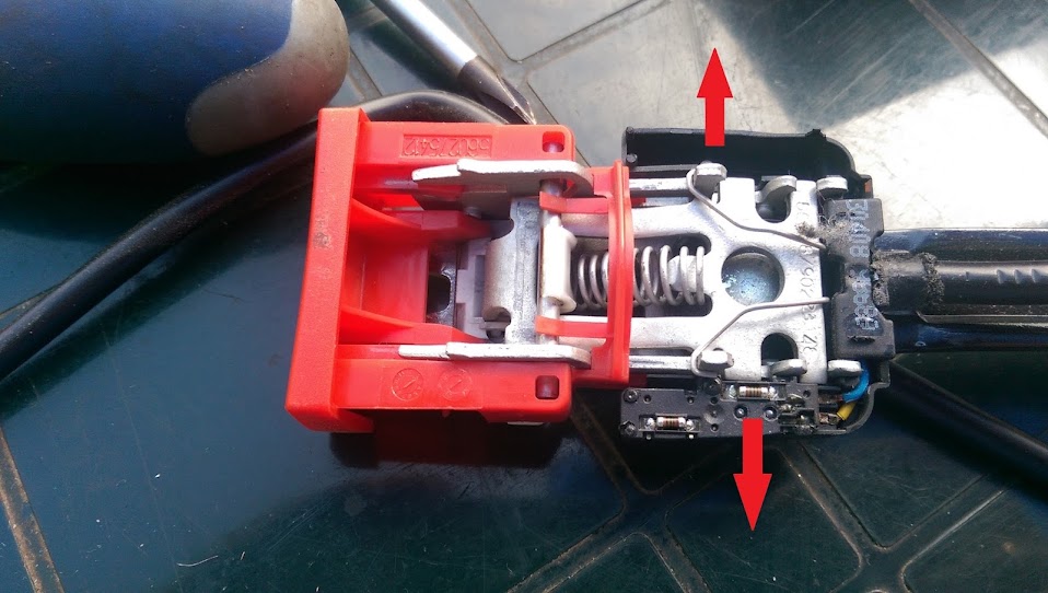 Obrázek - DIY oprava bezpečnostních pásů Volkswagen