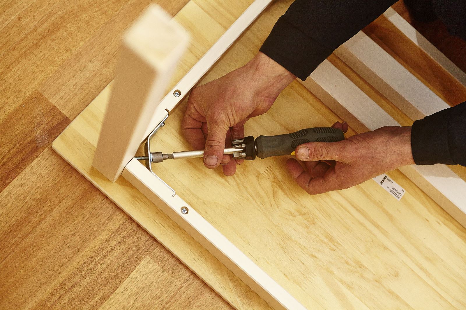 Image - Do-it-yourself upholstery and repair of furniture