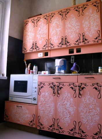 Image - DIY repair of an old kitchen unit