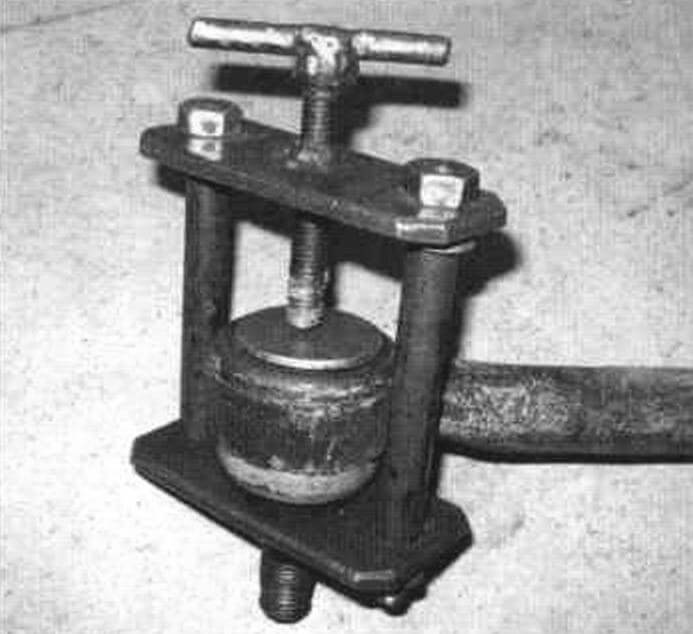 Image - Do-it-yourself tie rod repair
