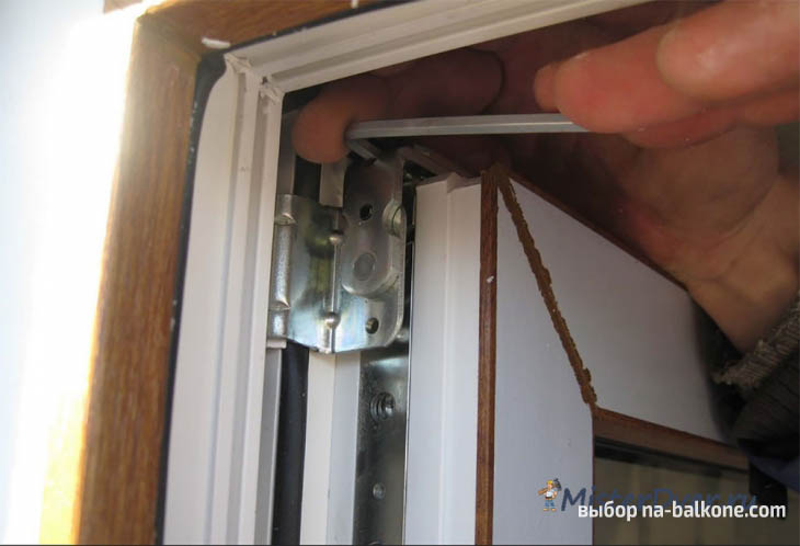 Image - DIY repair of a lock in a plastic door
