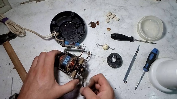 Image - Do-it-yourself coffee grinder repair Polaris
