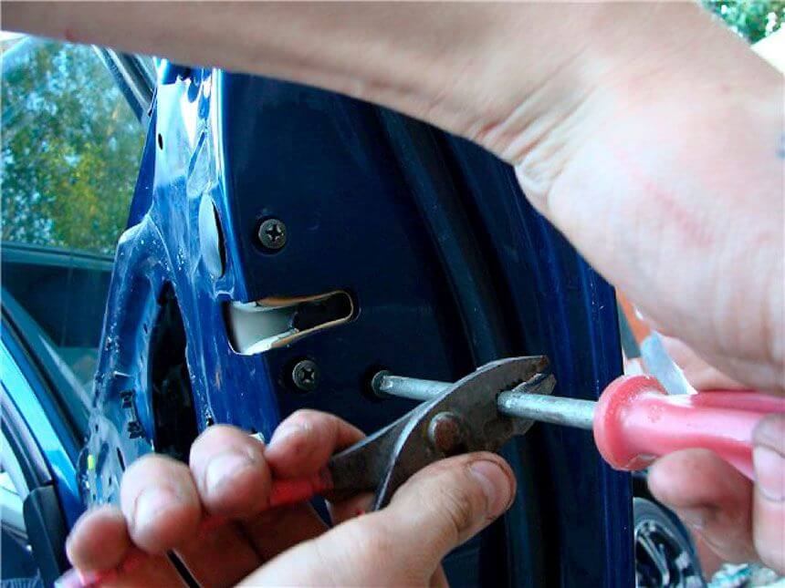 Image - DIY car door hinge repair