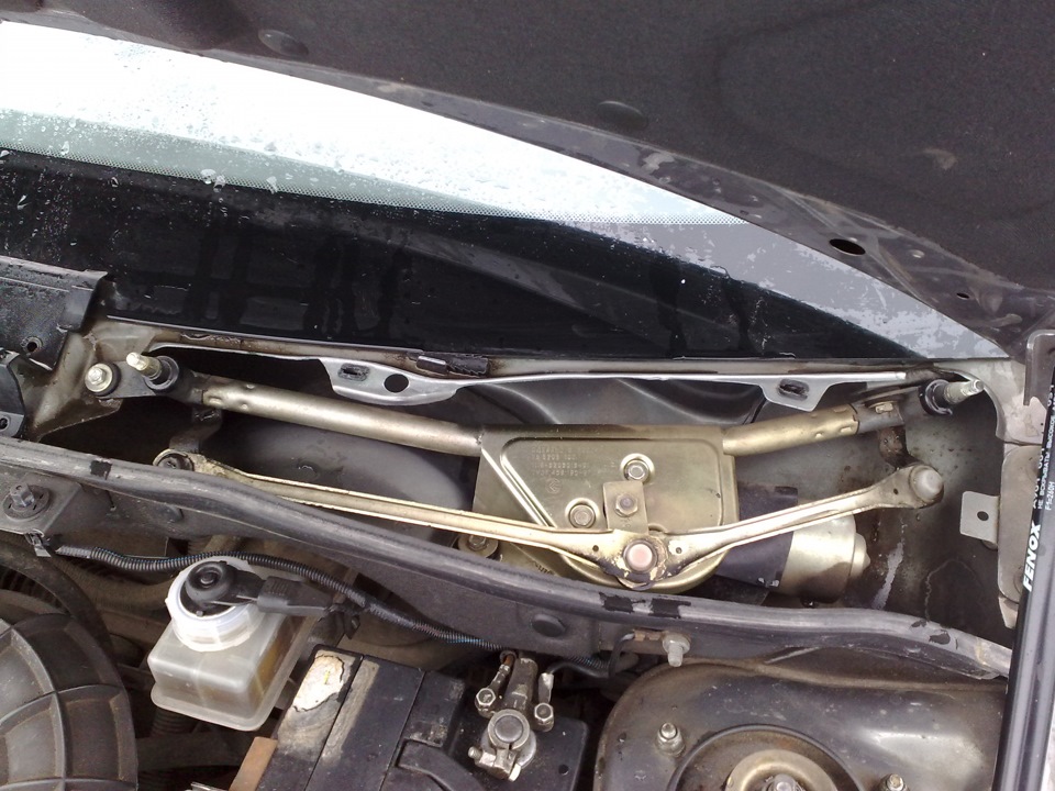 Image - Lada Kalina DIY wipers repair