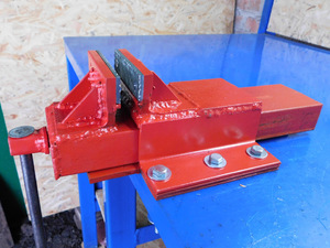 Image - Do-it-yourself repair of a large locksmith vise