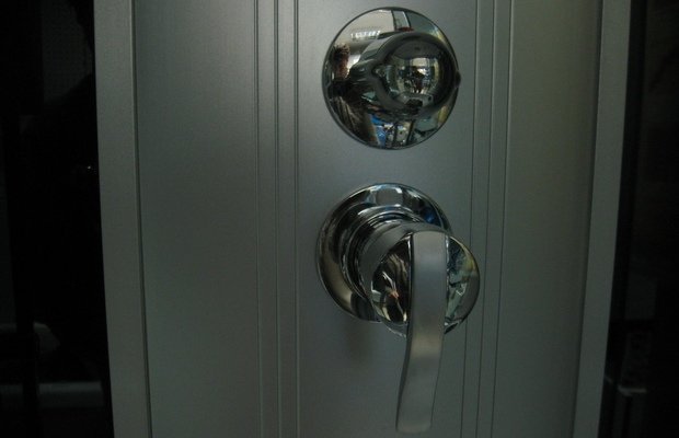 Image - Do-it-yourself faucet repair on a shower cabin