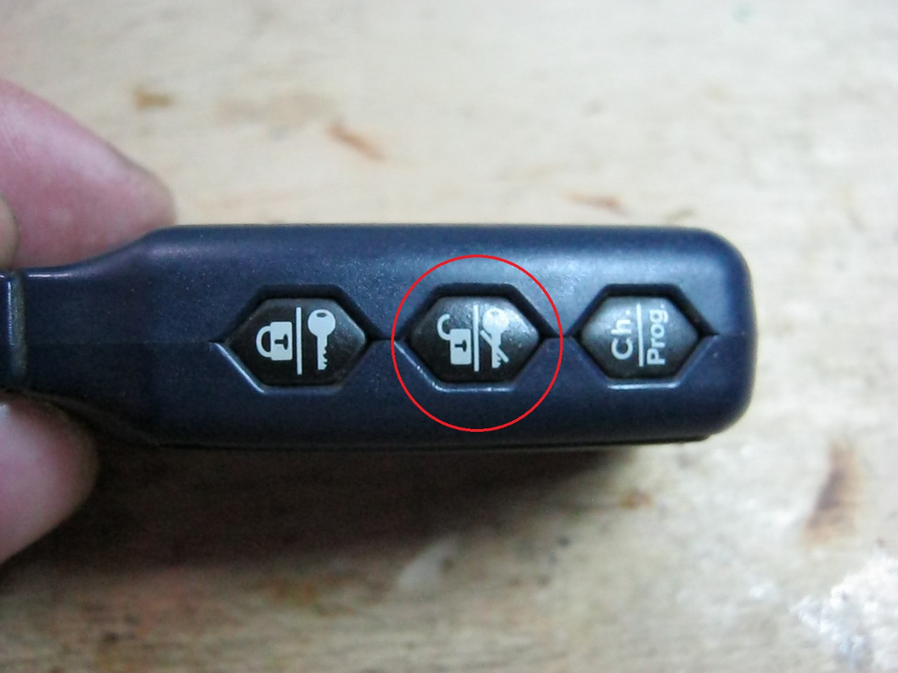 Image - DIY car alarm keychain buttons repair