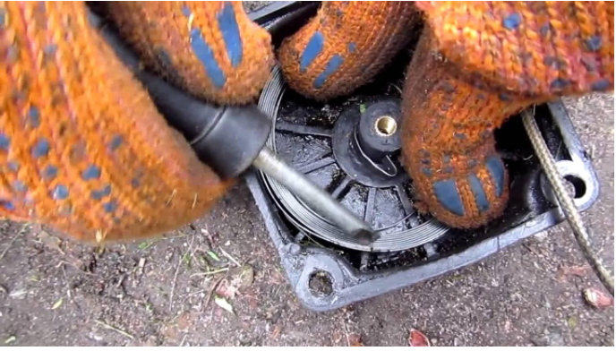 Image - DIY Chinese chainsaw starter repair