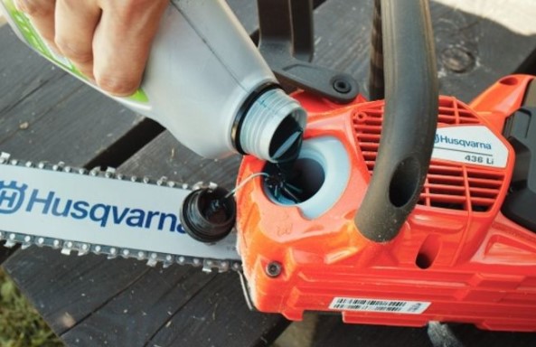 Image - DIY Husqvarna 235 chainsaw repair