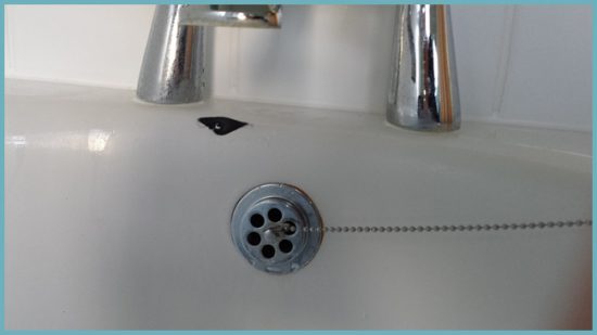 Image - DIY repair of chipped baths