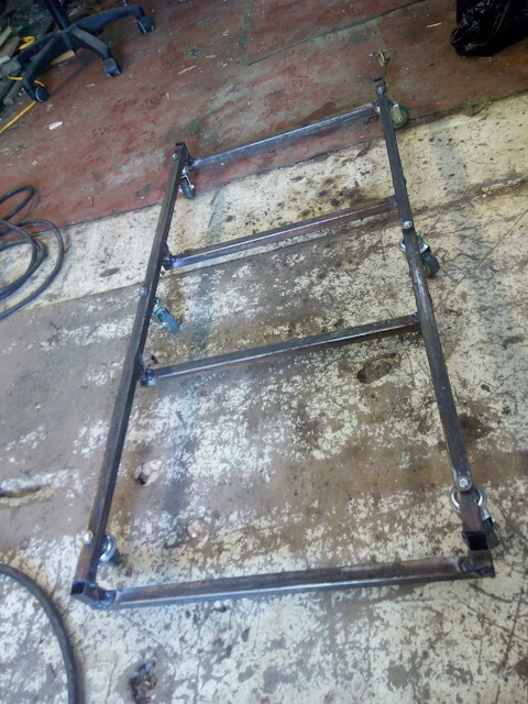 Image - Do-it-yourself rolling board for car repair