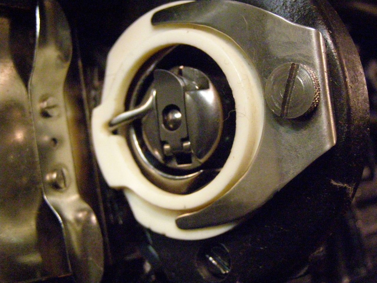 Image - DIY manual sewing machine repair