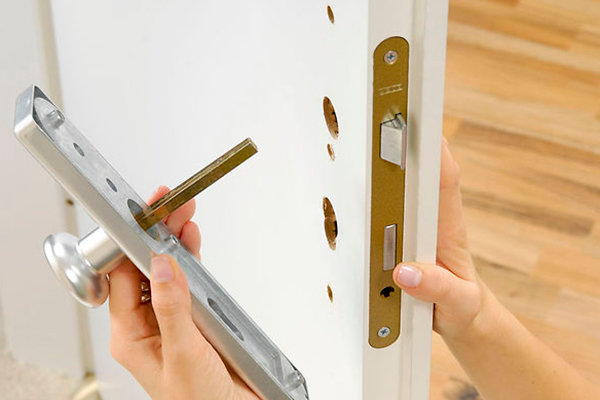 Image - Do-it-yourself door handles repair