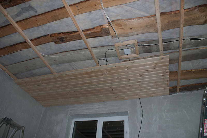 Image - DIY repair of an old wooden ceiling