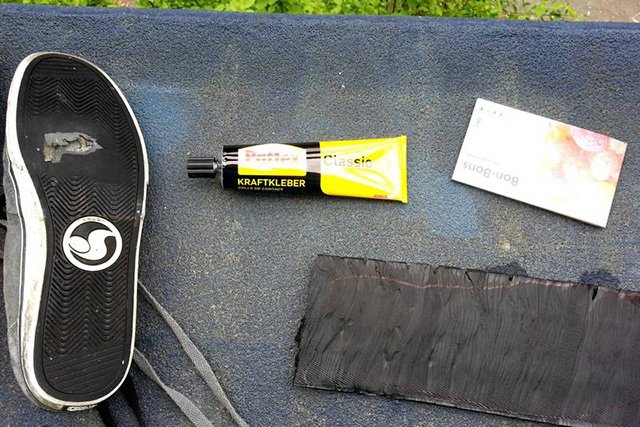 Image - DIY repair of cracks in shoe soles