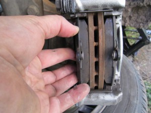 Image - Renault Logan DIY brake caliper repair