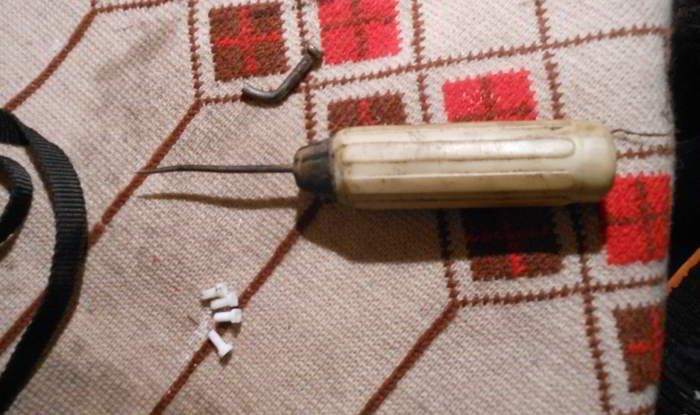 Image - DIY belt repair on trousers