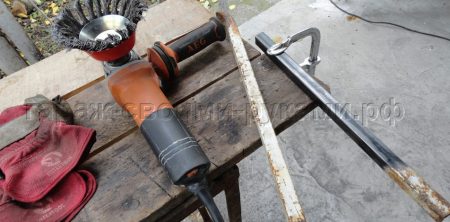 Image - Do-it-yourself sunbed for car repair