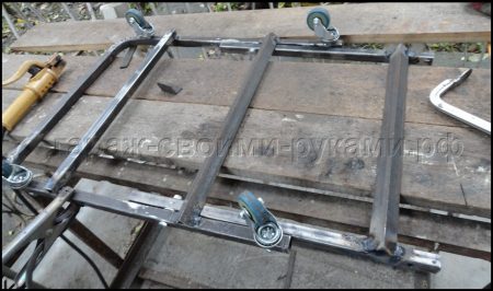 Image - Do-it-yourself sunbed for car repair