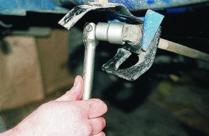 Image - Do-it-yourself gas 3110 front suspension repair