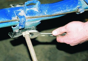 Image - Do-it-yourself gas 3110 front suspension repair