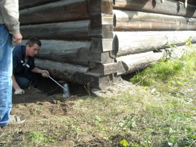 Image - DIY repair of the foundation of a wooden house