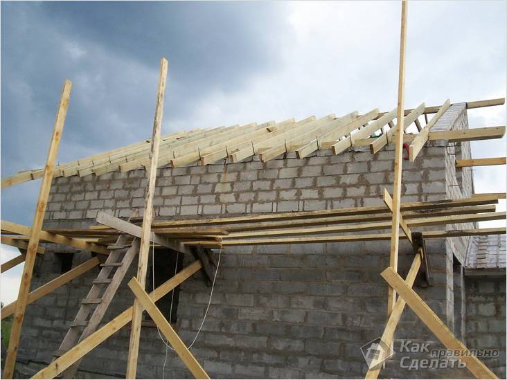 Image - Do-it-yourself scaffolding for apartment renovation