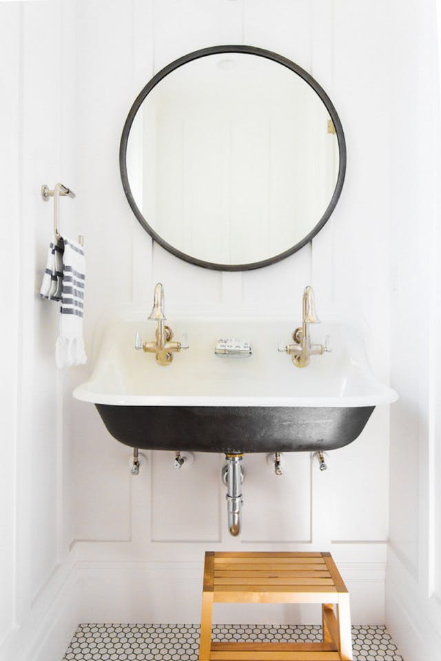 Image - How to update an old bathroom with your own hands without repair