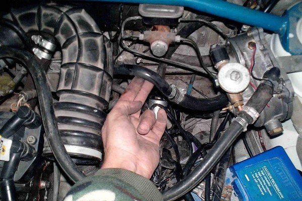 Image - Do-it-yourself 2110 car repair