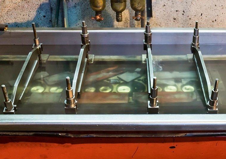 Image - DIY repair of a cylinder head crack