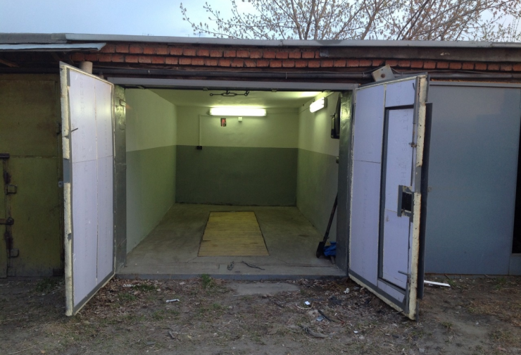 Image - DIY car repair pit
