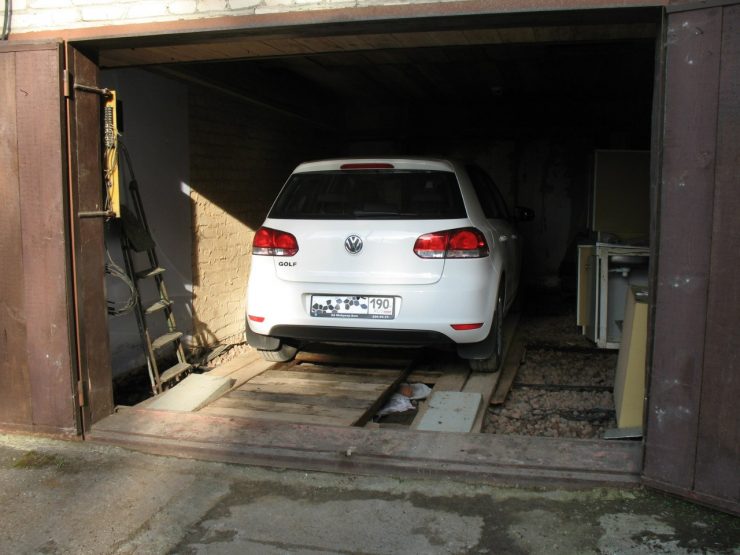 Image - DIY car repair pit