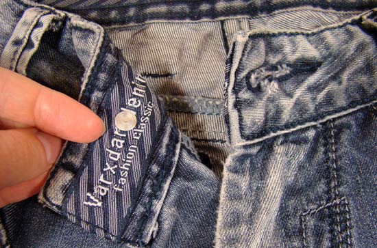 Image - DIY repair of buttons on jeans