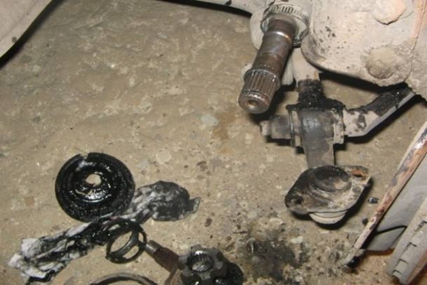 Image - Vaz 21213 do it yourself repair CV joint replacement