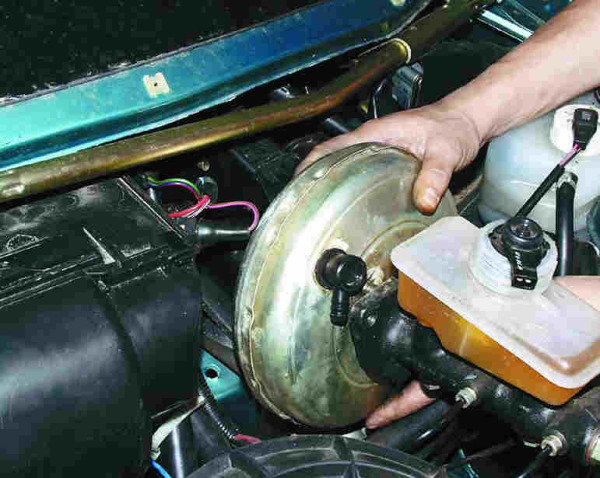 Image - DIY repair of a vacuum brake booster VAZ 2115