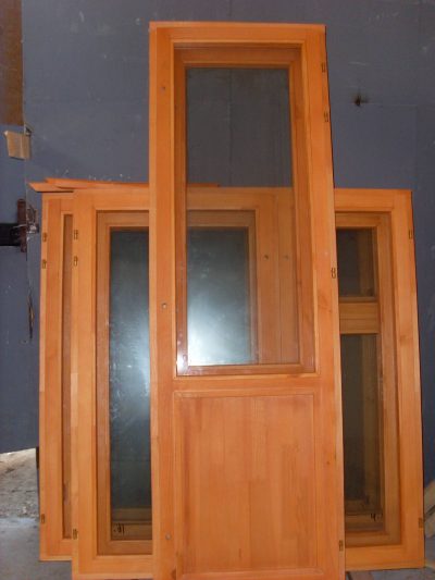 Image - DIY repair of a wooden balcony door