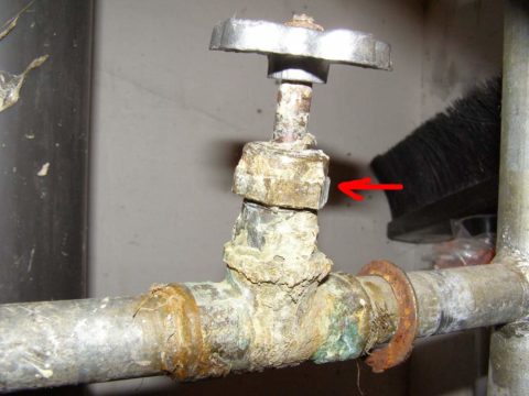 Image - Do-it-yourself plumbing repair in a private house