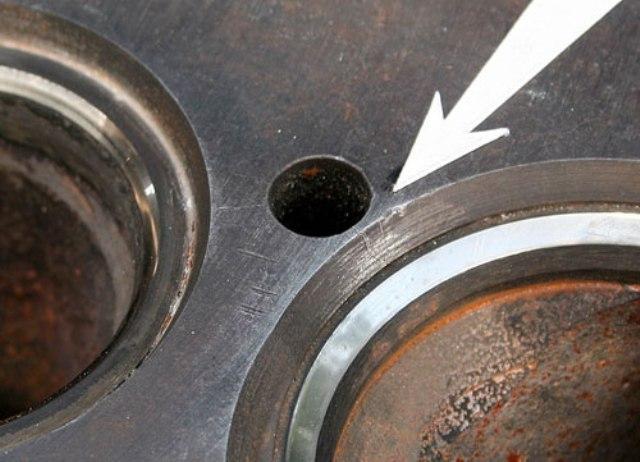 Image - DIY repair of a cylinder head crack