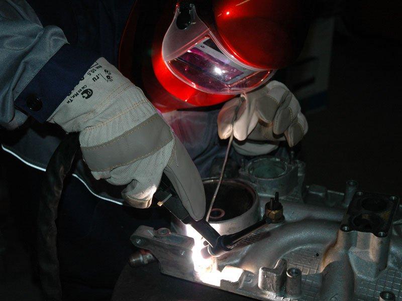 Image - DIY repair of a cylinder head crack