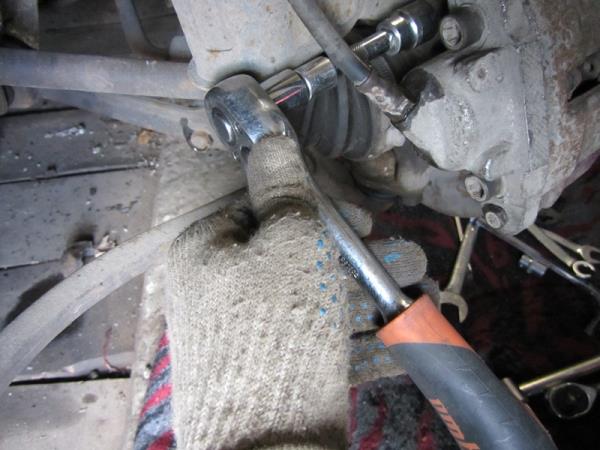 Image - DIY VAZ 2114 caliper repair