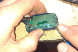 Image - DIY car alarm alligator keychain repair