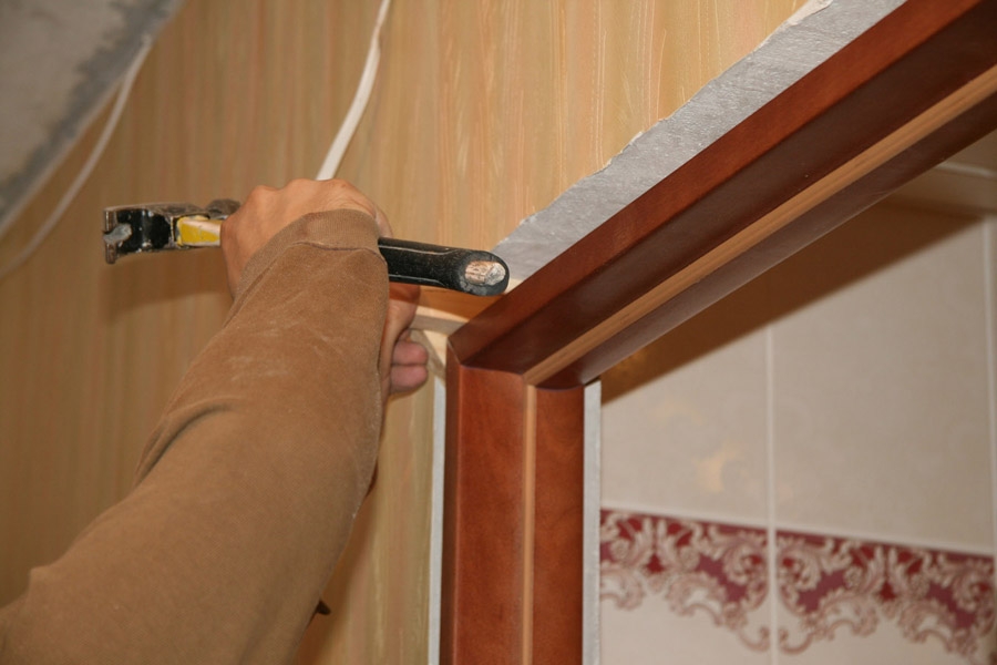 Image - Do-it-yourself repair of the doorway of the interior door