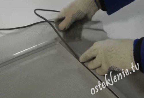 Image - Do-it-yourself repair of mosquito nets in plastic windows